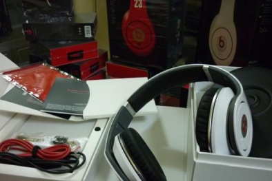 “Ma trận” hàng nhái tai nghe nhạc